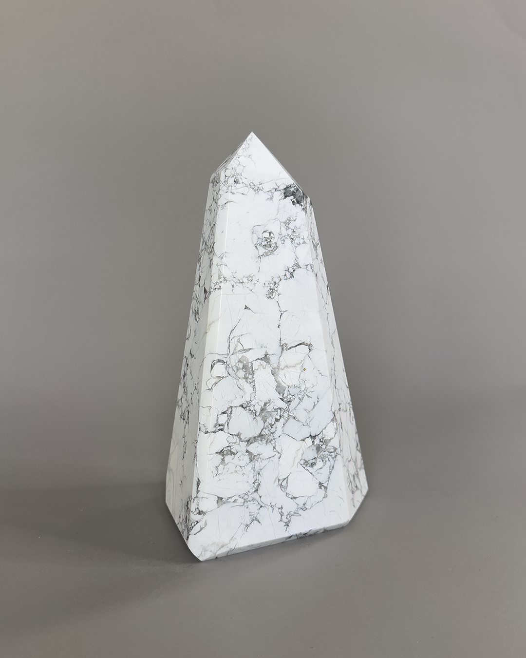 Howlite Generator, Large