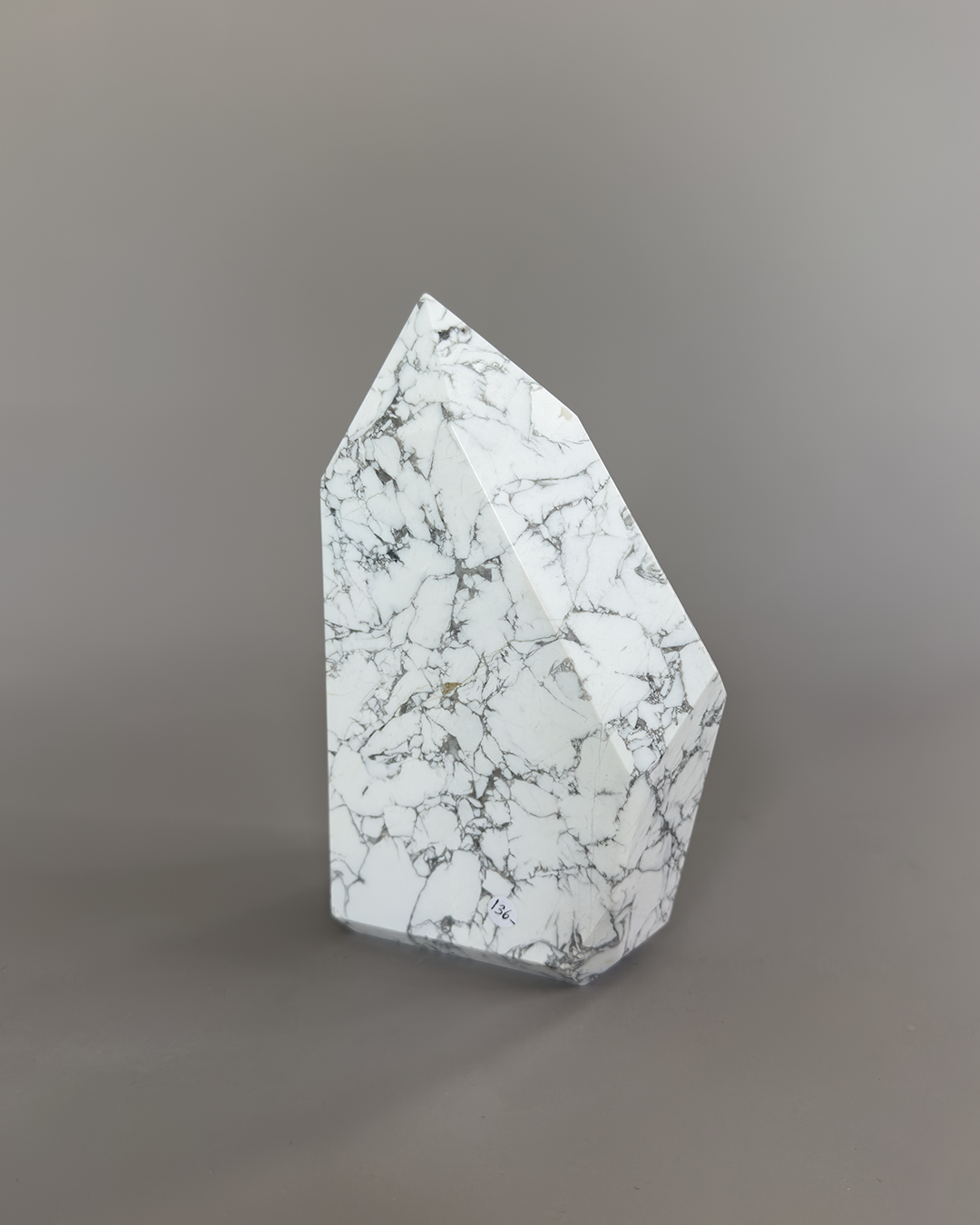 Howlite Generator, Large