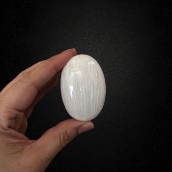 Scolecite Palm Stone