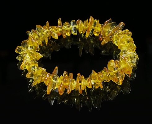 Amber Chip Bracelet Light