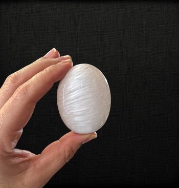 Scolecite Palm Stone